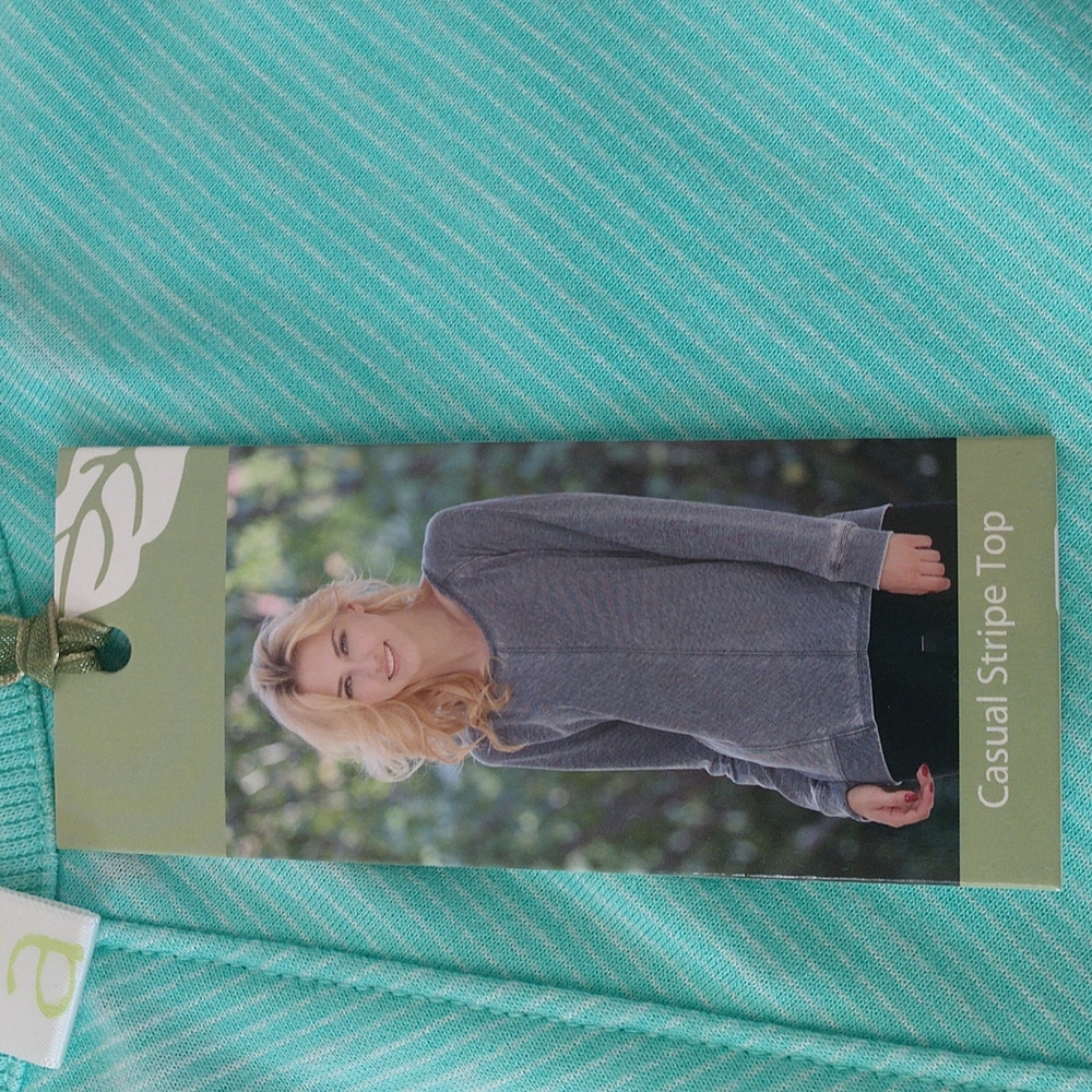 Green Tea casual long sleeve top. Size S